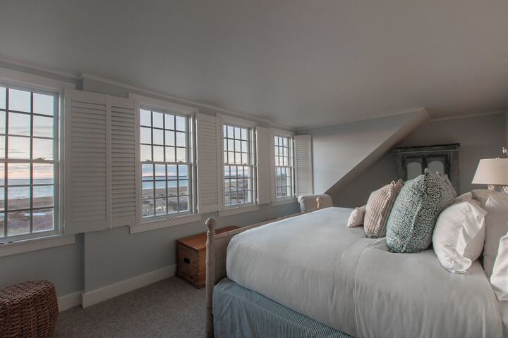 Room 10 of 47