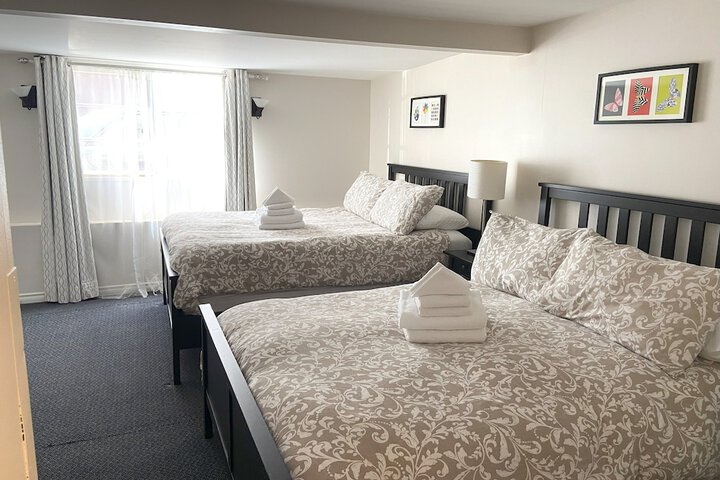Room 32 of 43
