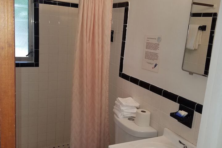 Room 12 of 48
