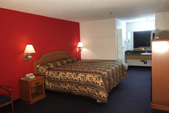 Room 12 of 34