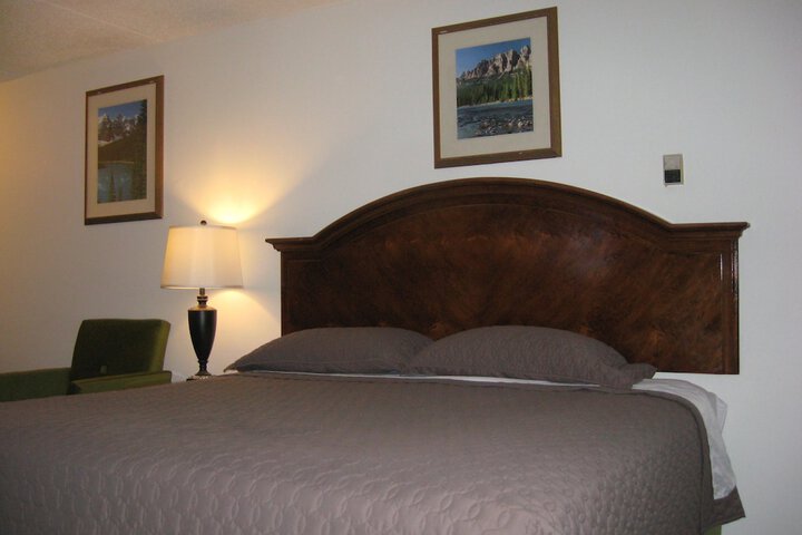 Room 21 of 38