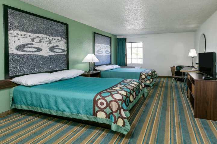 Super 8 by Wyndham Sapulpa / Tulsa Area