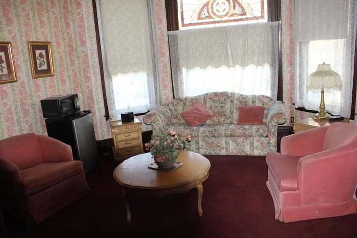 Room 8 of 27