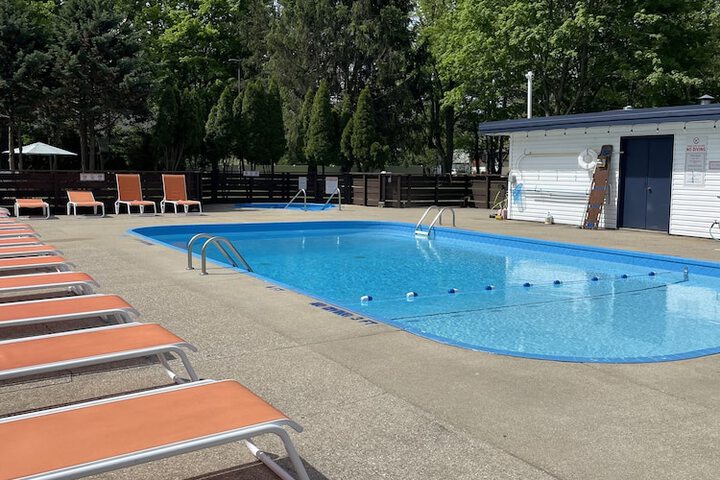 Pool 13 of 60