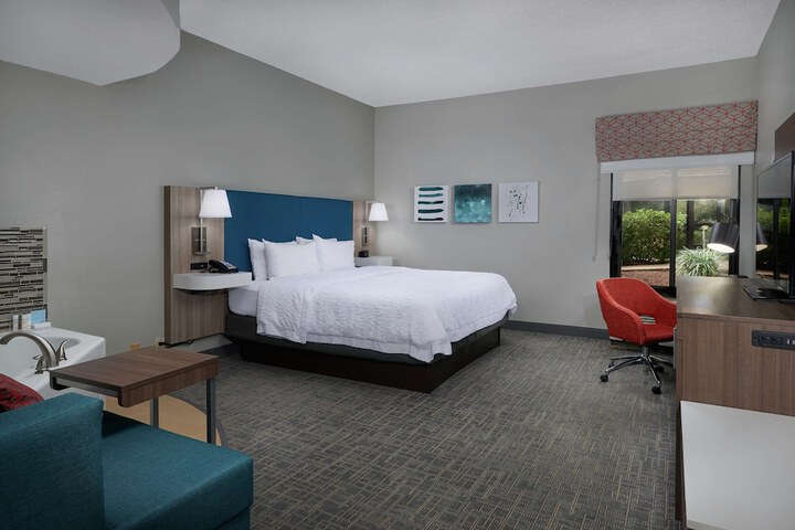 Room 6 of 42