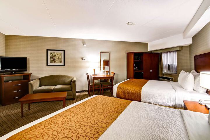 Room 27 of 33
