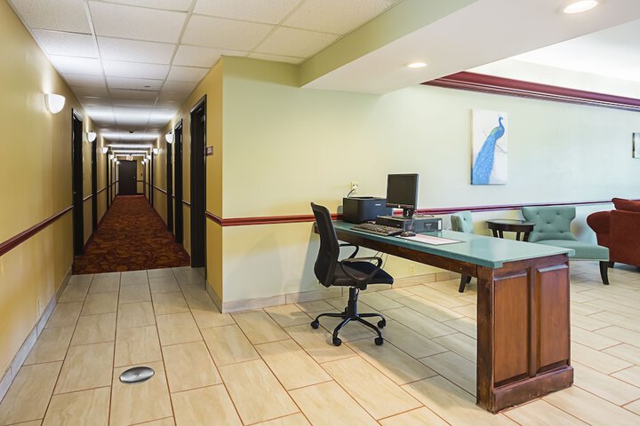 Business Center 37 of 37