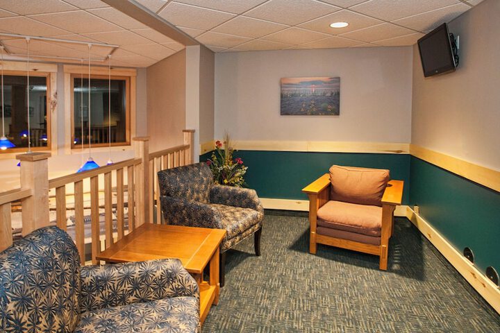 Park Point Marina Inn
