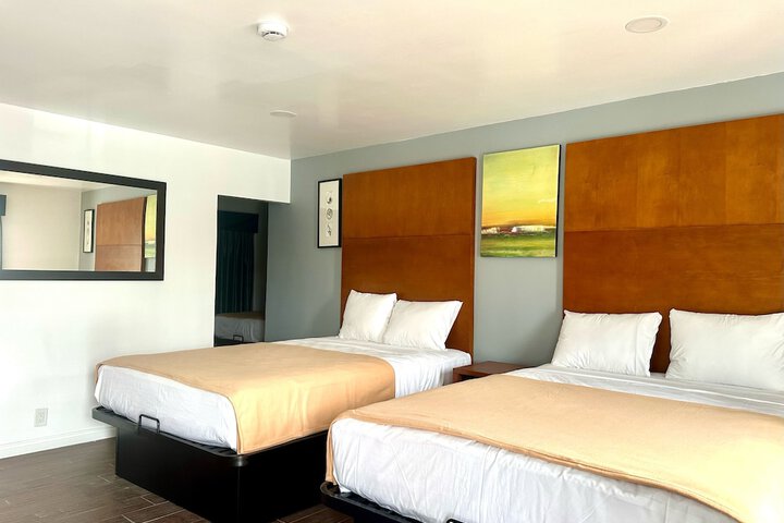 Room 7 of 10