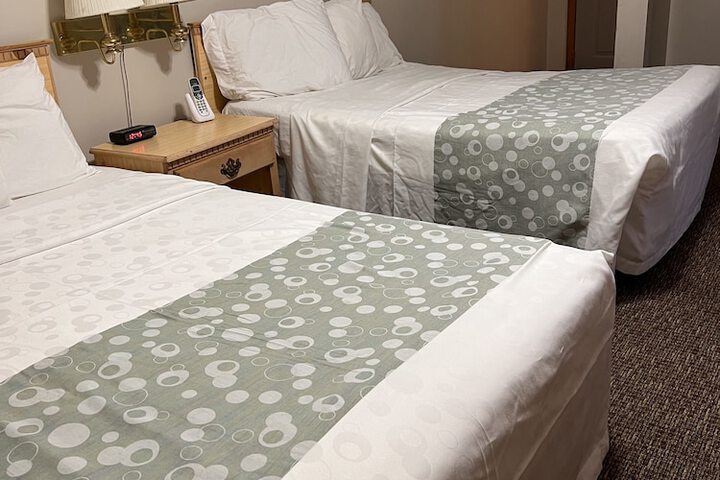 Room 27 of 40