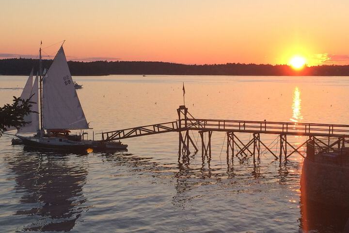 Spruce Point Inn