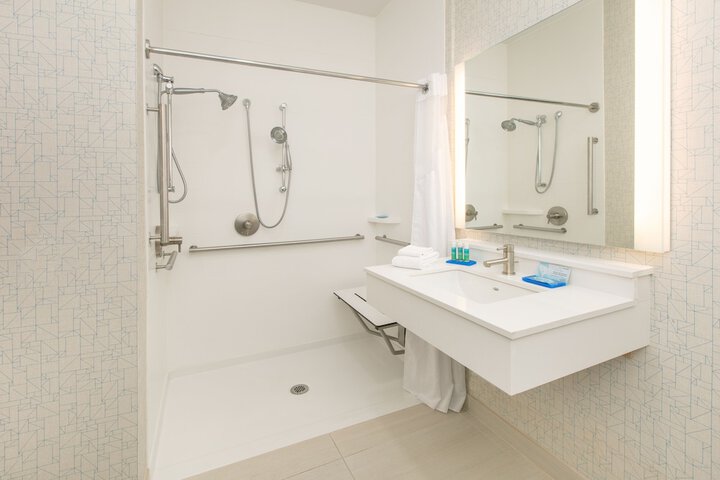 Holiday Inn Express Hotel & Suites Seaside-Convention Center by IHG