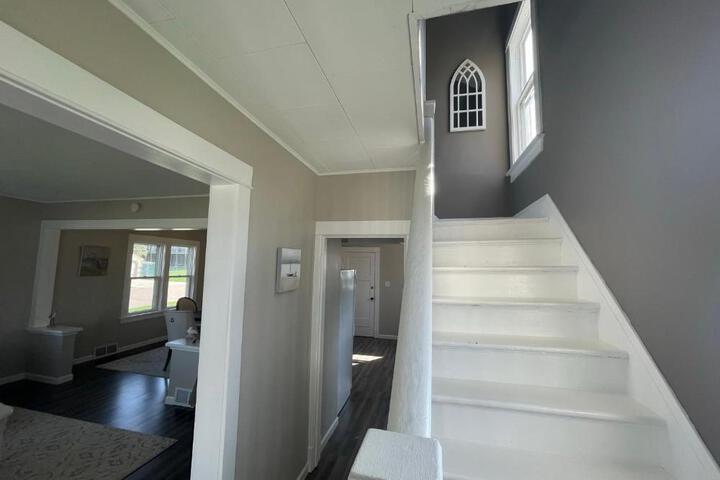 3 Bedroom House with Lake Pepin views with access to shared pool