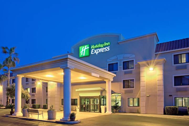 Hotel 6 of 50