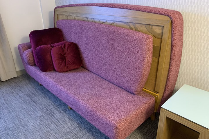 Room 33 of 98