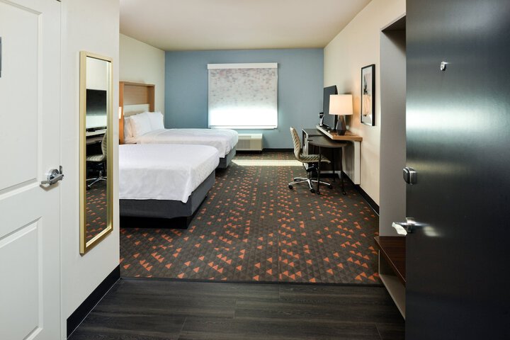 Room 30 of 82