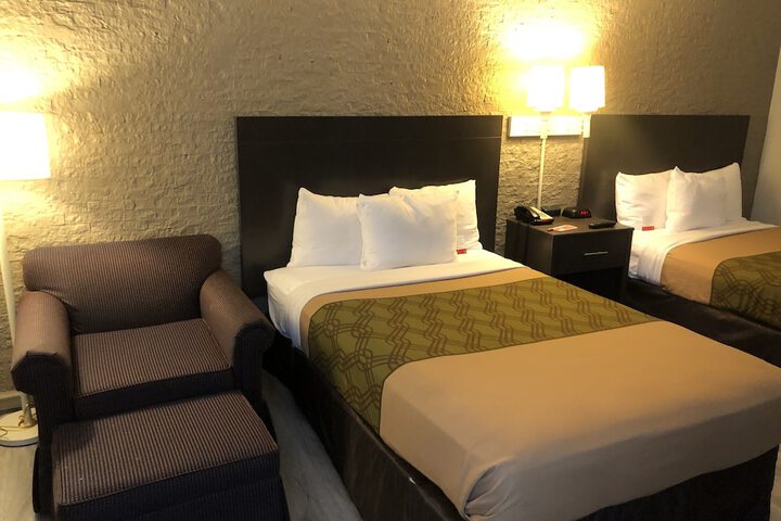 Room 17 of 45