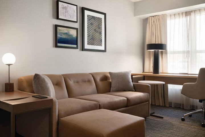 Room 16 of 28