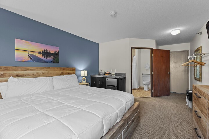 Nisswa Hotel and Suites