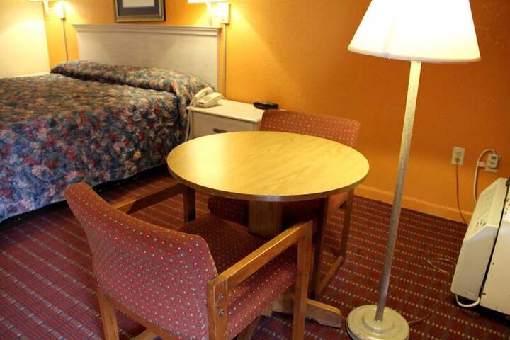 Travelers Inn