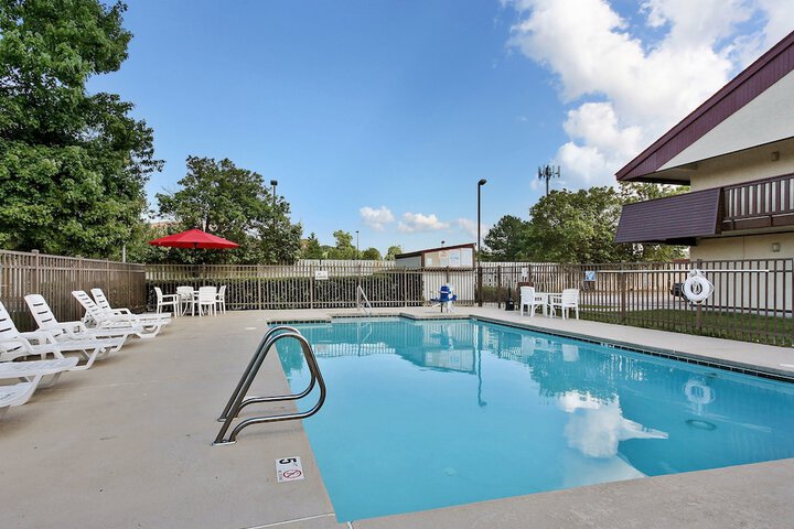 Pool 6 of 21