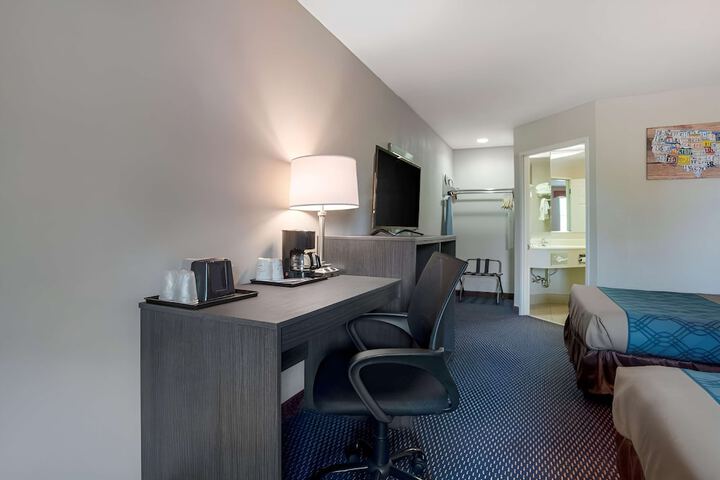 Room 10 of 21