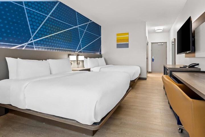 Comfort Inn & Suites River City Decatur