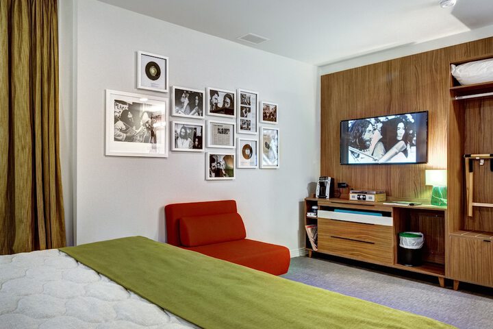 Room 29 of 40