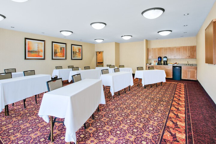 Holiday Inn Express & Suites Gillette by IHG