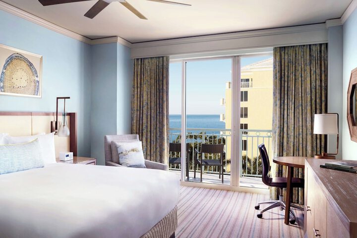 Room 46 of 122