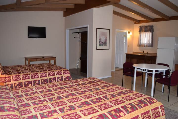 Room 8 of 9