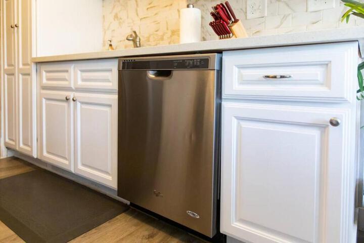 Cali Condo+BBQ+MemoryFoamBeds+12min to Beach