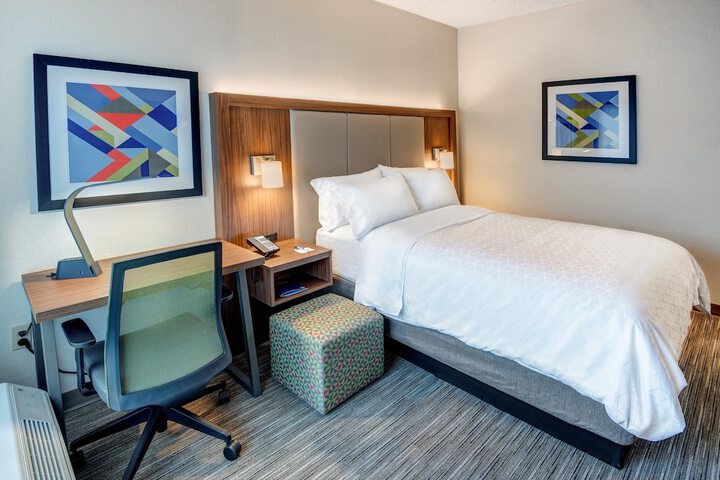 Holiday Inn Express Hotel & Suites West Long Branch by IHG