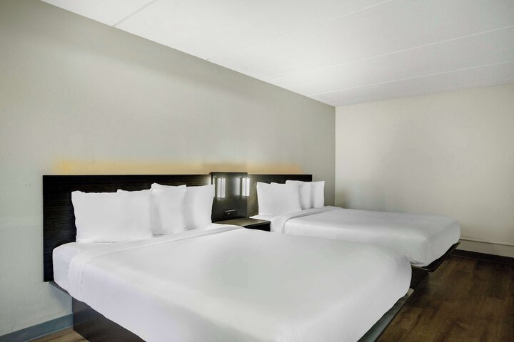 Room 9 of 25