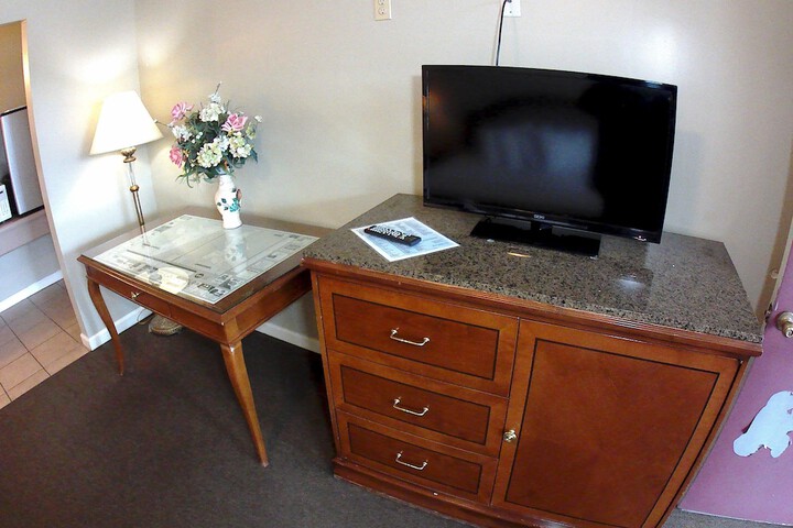 Room 16 of 36
