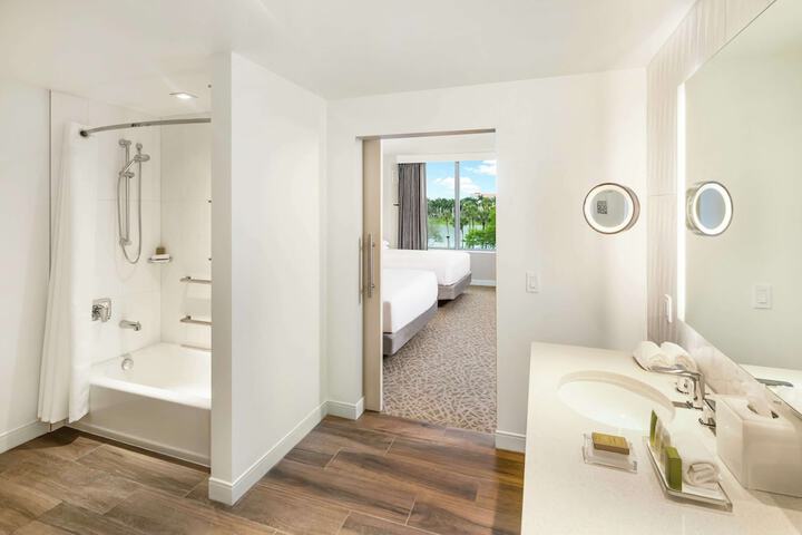 Room 54 of 106