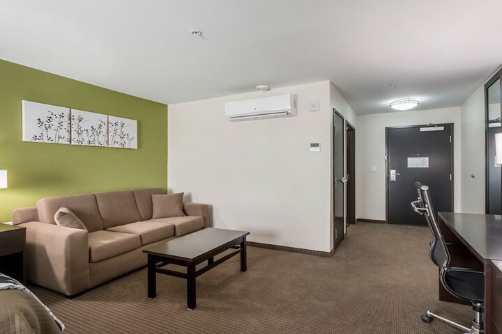 Room 25 of 34