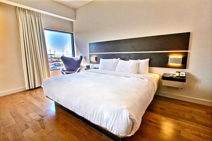 Room 72 of 112