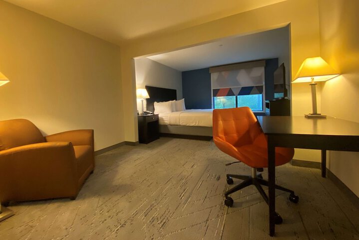 Room 48 of 63