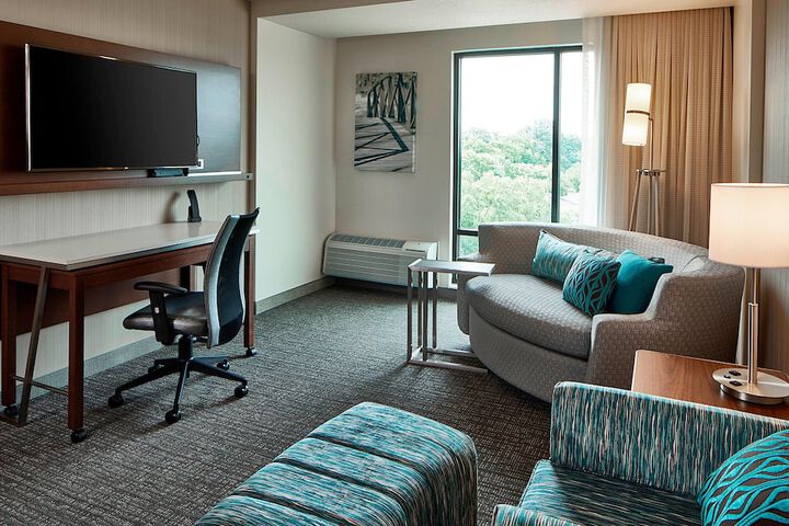 Room 26 of 40