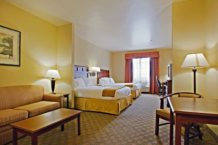 Room 15 of 28