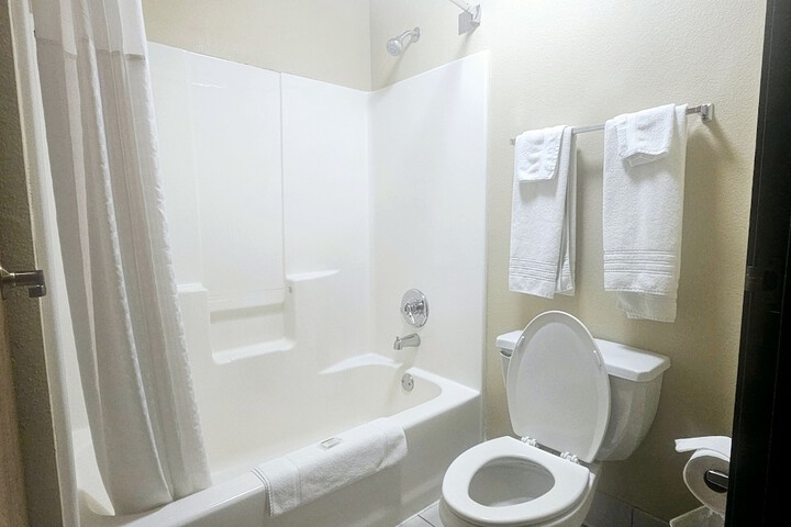 Room 10 of 36