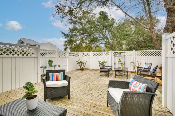 Old Town Bay St. Louis Townhome: Walk to Beach