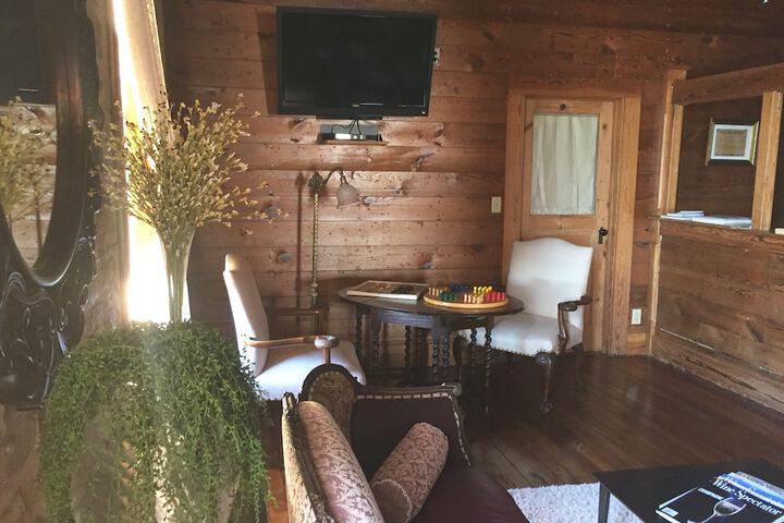 Room 27 of 74