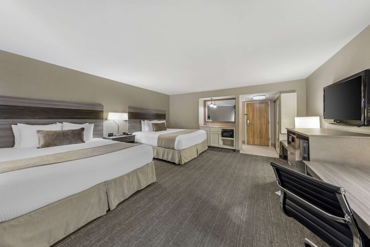 Best Western Plus Executive Inn