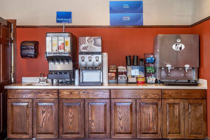 Breakfast/Coffee Service 32 of 35