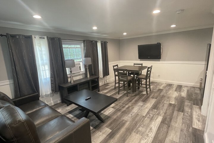 Room 33 of 38