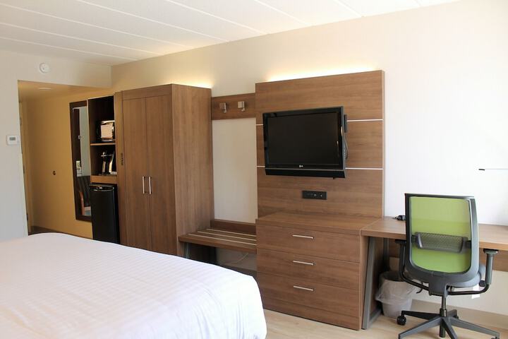 Room 36 of 71