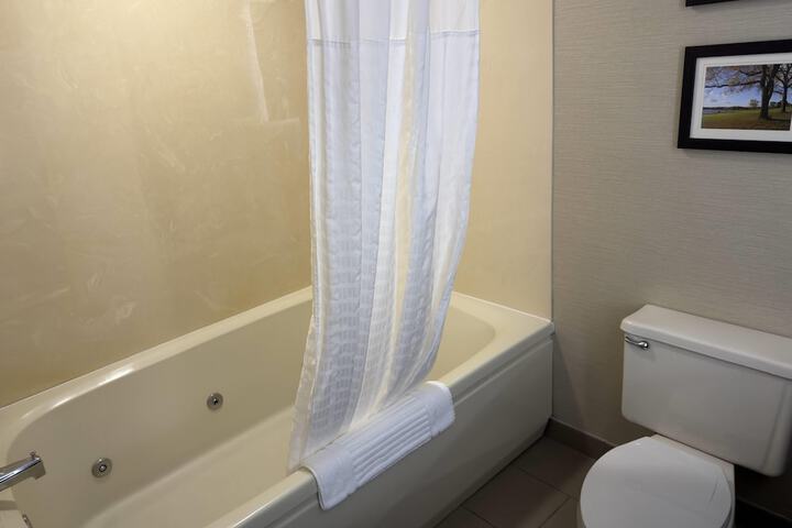 Wingate by Wyndham Utica