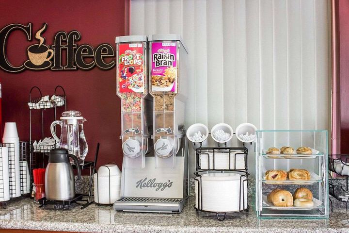 Breakfast/Coffee Service 24 of 30